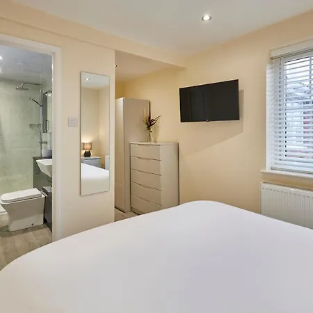 Host & - Violet's View Whitby