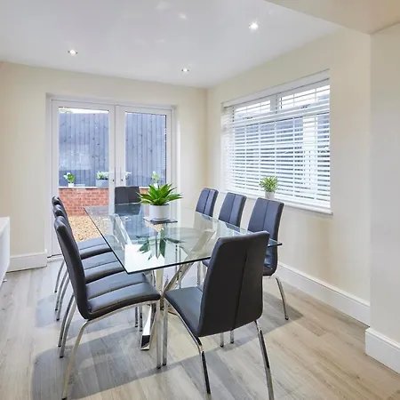 Host & - Violet's View * Whitby