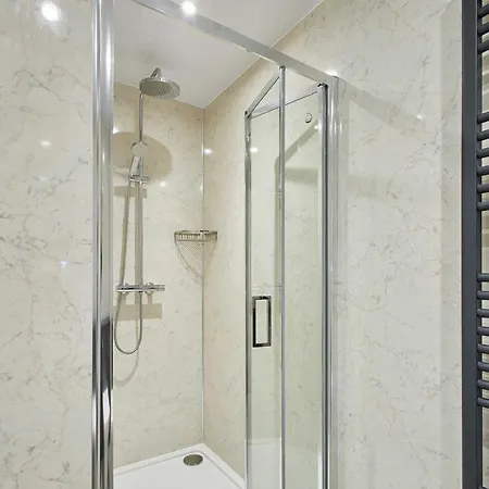 Host & - Violet's View Whitby