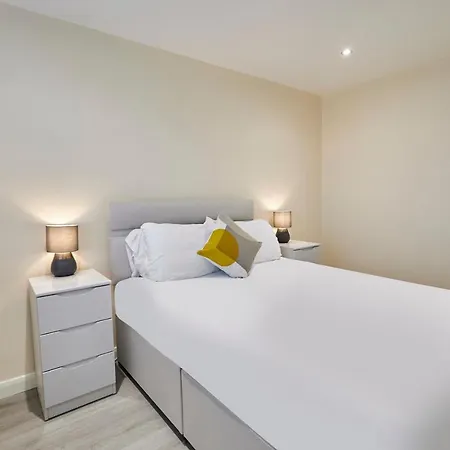 Host & - Violet's View *