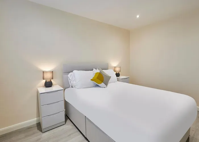 Host & - Violet's View *