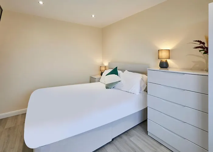 Host & - Violet's View