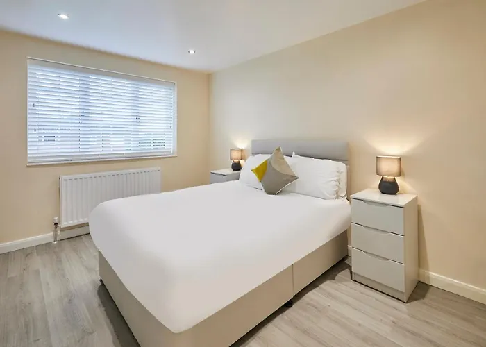 Host & - Violet's View * Whitby