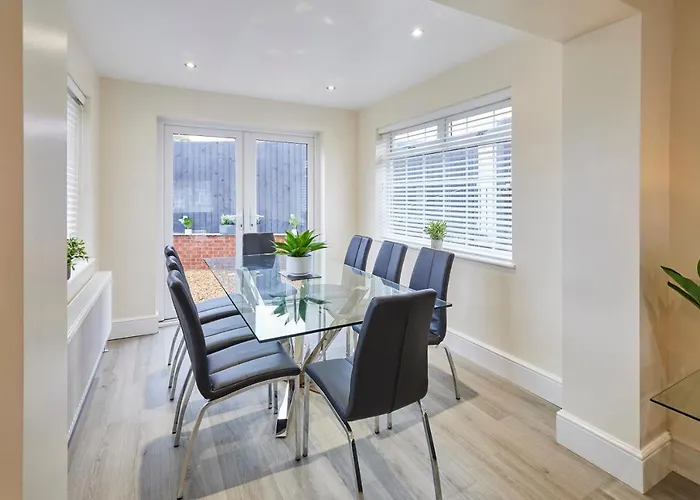 Host & - Violet's View * Whitby