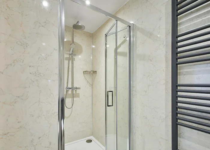 Host & - Violet's View Whitby